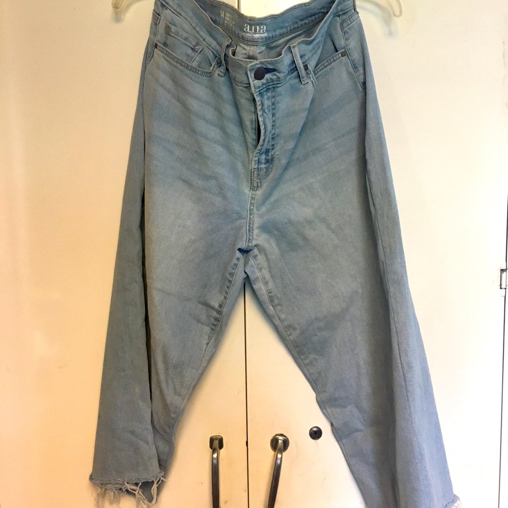 High-Rise, Wide Leg, cropped light washed jeans 14